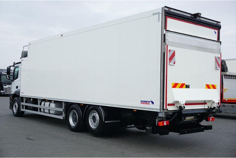 Mercedes-Benz ANTOS / 2535 / EURO 6 / CHŁODNIA + WINDA / 23 PALETY / OŚ SKRĘTN - Truk berpendingin: gambar 5 Mercedes-Benz ANTOS / 2535 / EURO 6 / CHŁODNIA + WINDA / 23 PALETY / OŚ SKRĘTN - Truk berpendingin: gambar 5