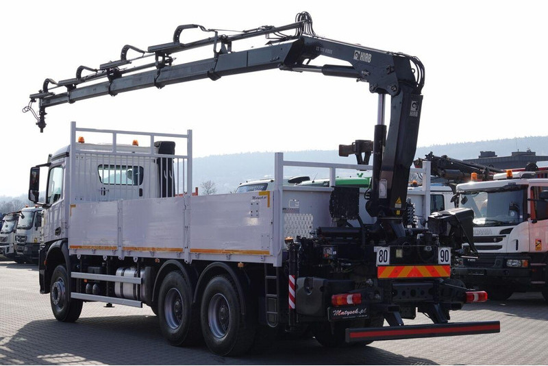 Mercedes-Benz AROCS 2643 / 6x4 / SKRZYNIOWY- 6,8 m / + HDS HIAB 144 wysów: 13 - Truk flatbed, Truk derek: gambar 4 Mercedes-Benz AROCS 2643 / 6x4 / SKRZYNIOWY- 6,8 m / + HDS HIAB 144 wysów: 13 - Truk flatbed, Truk derek: gambar 4