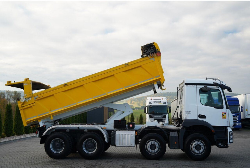 Mercedes-Benz AROCS 3243 / 8x4 / WYWROTKA DWUSTRONNA 6.2 M / HYDROBURTA / HYD - Truk jungkit: gambar 5 Mercedes-Benz AROCS 3243 / 8x4 / WYWROTKA DWUSTRONNA 6.2 M / HYDROBURTA / HYD - Truk jungkit: gambar 5