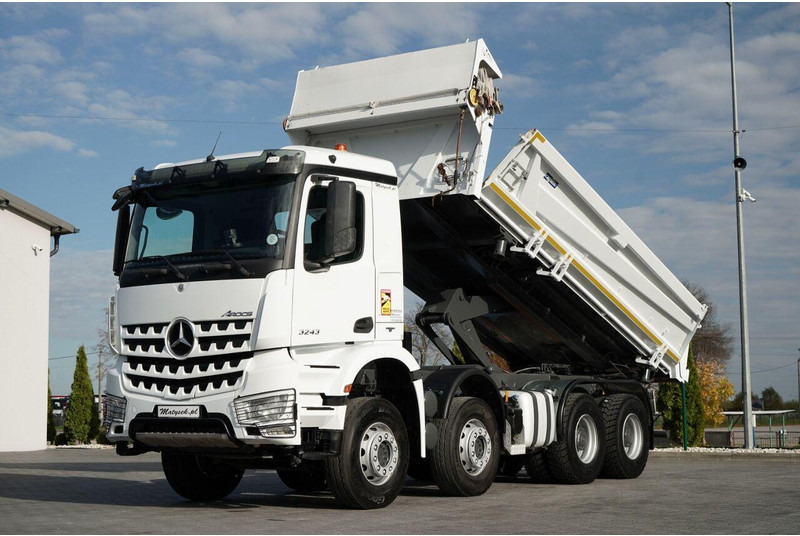 Mercedes-Benz AROCS 3243 / 8x4 / WYWROTKA DWUSTRONNA / HYDROBURTA / BORDMATIC - Truk jungkit: gambar 1 Mercedes-Benz AROCS 3243 / 8x4 / WYWROTKA DWUSTRONNA / HYDROBURTA / BORDMATIC - Truk jungkit: gambar 1