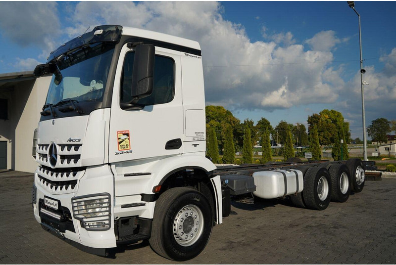 Mercedes-Benz AROCS 3248 / 8X4 / TRIDEM / RAMA POD ZABUDOWE 8 M / OŚ SKRETNA I - Truk sasis: gambar 4 Mercedes-Benz AROCS 3248 / 8X4 / TRIDEM / RAMA POD ZABUDOWE 8 M / OŚ SKRETNA I - Truk sasis: gambar 4