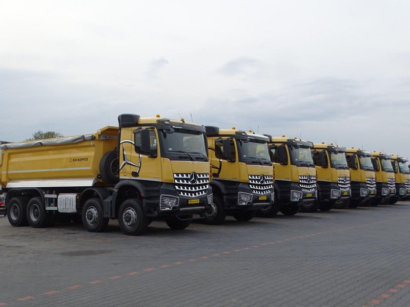 Mercedes-Benz AROCS 4145 / 8x8 / WYWROTKA TYLNOZSYPOWA / KH KIPPER / EURO 6 - Truk jungkit: gambar 2 Mercedes-Benz AROCS 4145 / 8x8 / WYWROTKA TYLNOZSYPOWA / KH KIPPER / EURO 6 - Truk jungkit: gambar 2