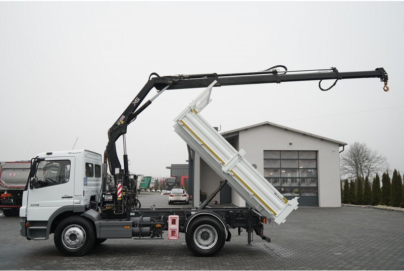 Mercedes-Benz ATEGO 1218 / 4x2 / WYWROTKA + HDS HIAB 0088 BS-3 / PILOT /MANU - Truk jungkit, Truk derek: gambar 2 Mercedes-Benz ATEGO 1218 / 4x2 / WYWROTKA + HDS HIAB 0088 BS-3 / PILOT /MANU - Truk jungkit, Truk derek: gambar 2