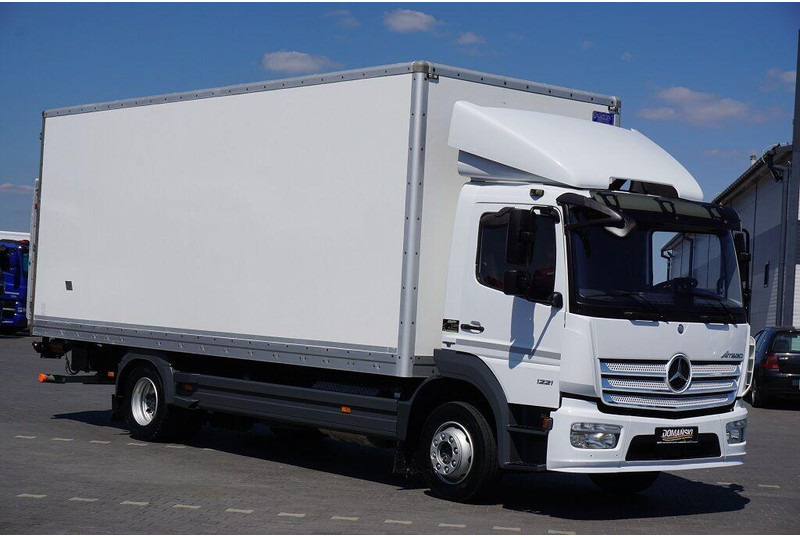 Mercedes-Benz ATEGO / 1221 / ACC / EURO 6 / KONTENER + WINDA / 17 PALET - Truk box: gambar 2 Mercedes-Benz ATEGO / 1221 / ACC / EURO 6 / KONTENER + WINDA / 17 PALET - Truk box: gambar 2