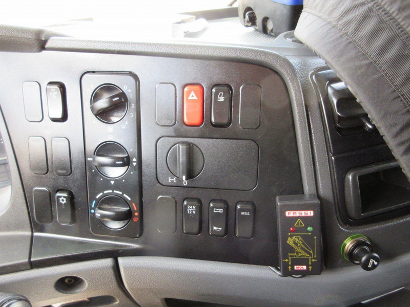 Mercedes-Benz ATEGO 1224 L - Truk flatbed, Truk derek: gambar 4 Mercedes-Benz ATEGO 1224 L - Truk flatbed, Truk derek: gambar 4