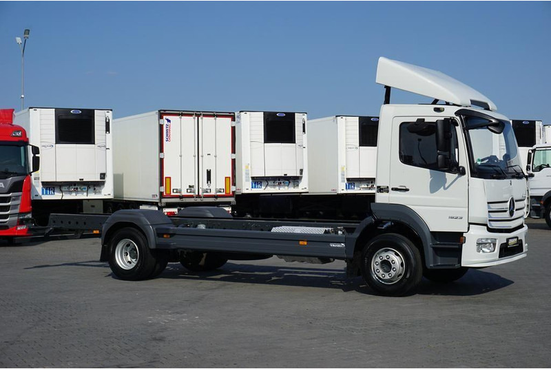Mercedes-Benz ATEGO / 1523 / ACC / EURO 6 / PODWOZIE DO ZABUDOWY / DŁ. 6,75 M - Truk sasis: gambar 4 Mercedes-Benz ATEGO / 1523 / ACC / EURO 6 / PODWOZIE DO ZABUDOWY / DŁ. 6,75 M - Truk sasis: gambar 4
