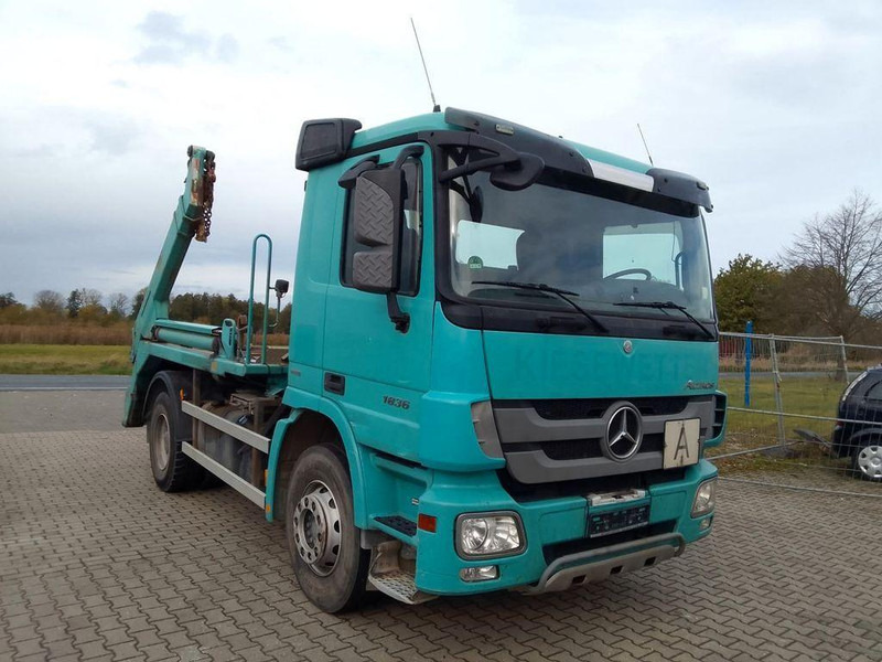 Mercedes-Benz Actros 1836 - Truk skip loader: gambar 2 Mercedes-Benz Actros 1836 - Truk skip loader: gambar 2