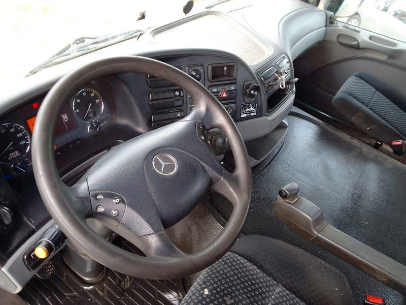 Mercedes-Benz Actros 1836 - Truk skip loader: gambar 5 Mercedes-Benz Actros 1836 - Truk skip loader: gambar 5