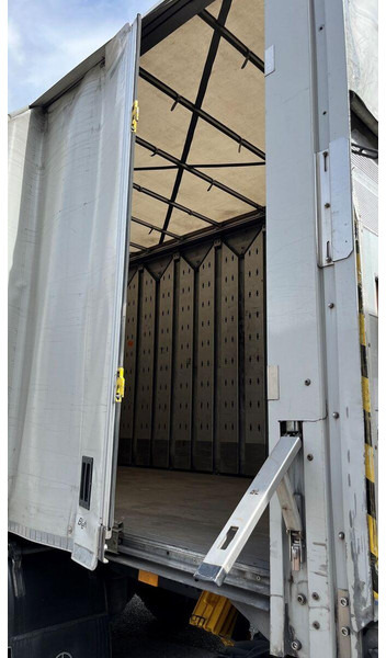 Mercedes-Benz Actros 1845 - Truk dengan terpal samping: gambar 3 Mercedes-Benz Actros 1845 - Truk dengan terpal samping: gambar 3