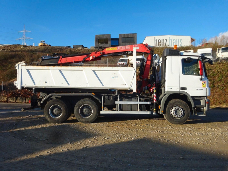 Mercedes-Benz Actros 3336 6x4 Three sided Tipper + Crane FASSI F155A.0.22 - Truk jungkit, Truk derek: gambar 3 Mercedes-Benz Actros 3336 6x4 Three sided Tipper + Crane FASSI F155A.0.22 - Truk jungkit, Truk derek: gambar 3