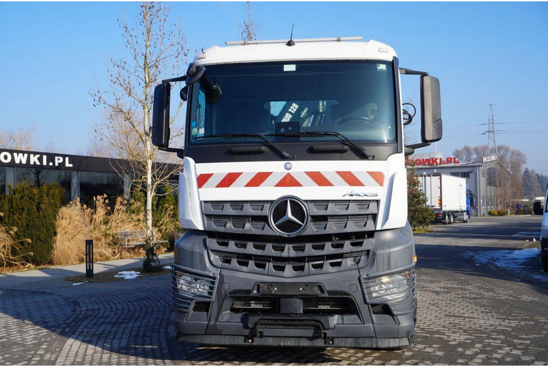 Mercedes-Benz Arocs 1833 3-Way Tipper Crane HIAB X-DUO 128 B - Truk jungkit, Truk derek: gambar 4 Mercedes-Benz Arocs 1833 3-Way Tipper Crane HIAB X-DUO 128 B - Truk jungkit, Truk derek: gambar 4