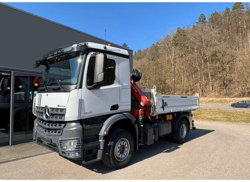 Mercedes-Benz Arocs 1840 - 3 way tipper truck + crane - Truk jungkit, Truk derek: gambar 1 Mercedes-Benz Arocs 1840 - 3 way tipper truck + crane - Truk jungkit, Truk derek: gambar 1