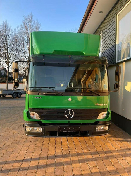 Mercedes-Benz Atego 1018 - Horse transporter - Truk pengangkut kuda: gambar 3 Mercedes-Benz Atego 1018 - Horse transporter - Truk pengangkut kuda: gambar 3