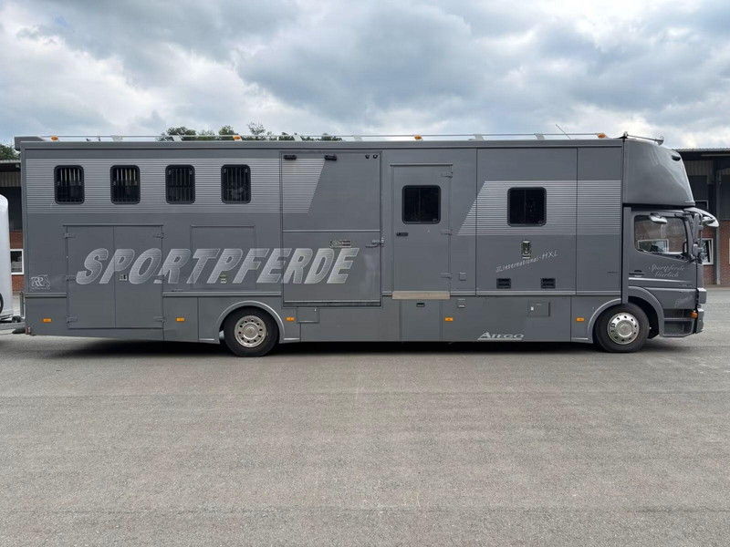 Mercedes-Benz Atego 1529 - Horse transporter - Truk pengangkut kuda: gambar 3 Mercedes-Benz Atego 1529 - Horse transporter - Truk pengangkut kuda: gambar 3