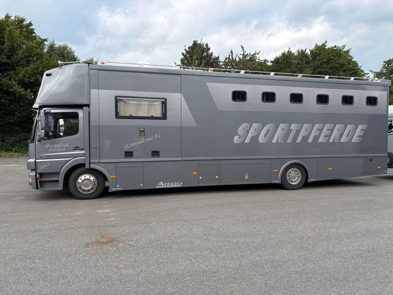 Mercedes-Benz Atego 1529 - Horse transporter - Truk pengangkut kuda: gambar 4 Mercedes-Benz Atego 1529 - Horse transporter - Truk pengangkut kuda: gambar 4