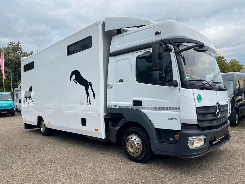 Mercedes-Benz Atego 823 - Horse transporter - Truk pengangkut kuda: gambar 2 Mercedes-Benz Atego 823 - Horse transporter - Truk pengangkut kuda: gambar 2