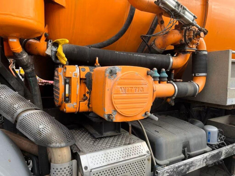 Mercedes-Benz Axor 1833 - Vacuum truck - Truk vakum: gambar 5 Mercedes-Benz Axor 1833 - Vacuum truck - Truk vakum: gambar 5