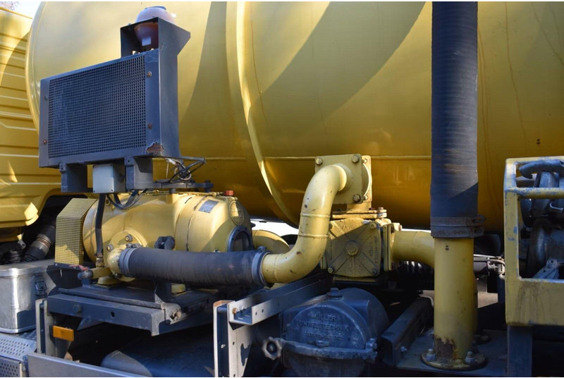 Leasing Mercedes-Benz Axor 2533 - Vacuum truck Mercedes-Benz Axor 2533 - Vacuum truck: gambar 9 Leasing Mercedes-Benz Axor 2533 - Vacuum truck Mercedes-Benz Axor 2533 - Vacuum truck: gambar 9