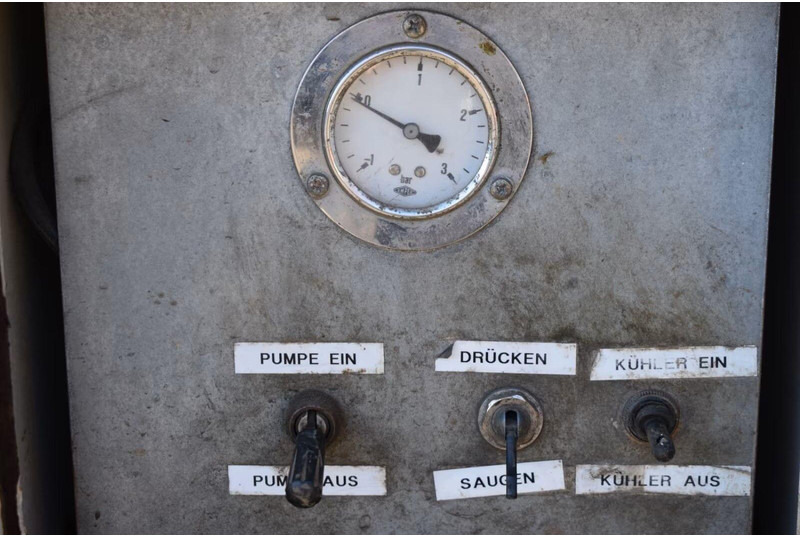 Leasing Mercedes-Benz Axor 2533 - Vacuum truck Mercedes-Benz Axor 2533 - Vacuum truck: gambar 17 Leasing Mercedes-Benz Axor 2533 - Vacuum truck Mercedes-Benz Axor 2533 - Vacuum truck: gambar 17