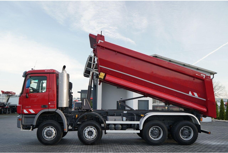 Mercedes-Benz CTROS 4141 / 8X6 / WYWROTKA TYLNOZSYPOWA / MEILLER KIPPER 5.3M / - Truk jungkit: gambar 5 Mercedes-Benz CTROS 4141 / 8X6 / WYWROTKA TYLNOZSYPOWA / MEILLER KIPPER 5.3M / - Truk jungkit: gambar 5