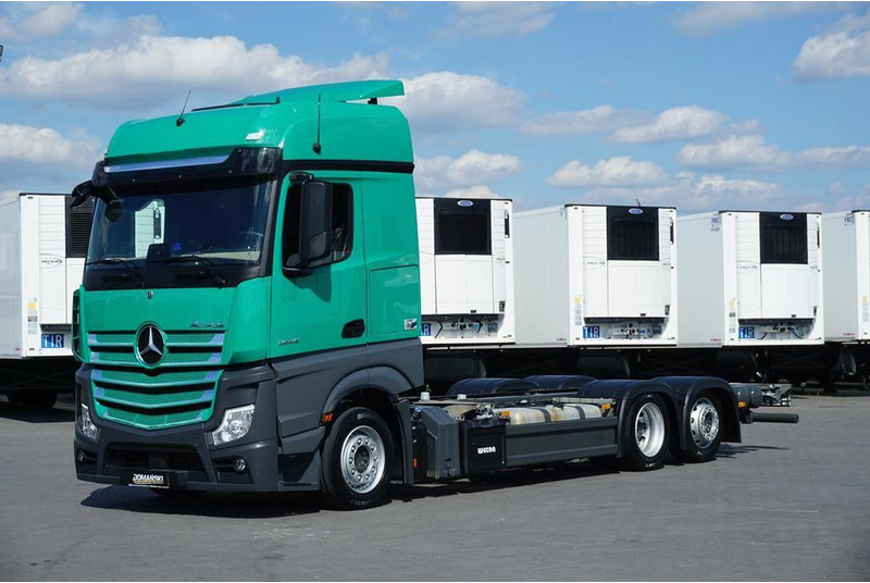 Mercedes-Benz - Truk sasis: gambar 2 Mercedes-Benz - Truk sasis: gambar 2