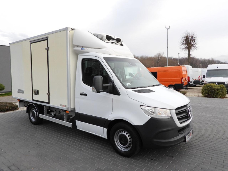 Mercedes-Benz SPRINTER 314 CHŁODNIA KONTENER -1*C TEMPOMAT NAWIGACJA KLIMATYZA - Van berpendingin: gambar 4 Mercedes-Benz SPRINTER 314 CHŁODNIA KONTENER -1*C TEMPOMAT NAWIGACJA KLIMATYZA - Van berpendingin: gambar 4