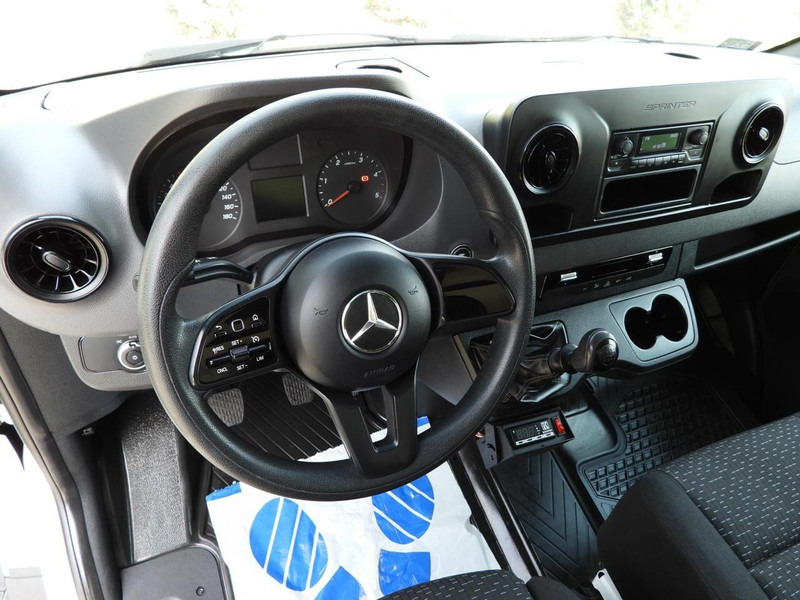 Mercedes-Benz SPRINTER 316 CHŁODNIA KONTENER 0*C WINDA 8 PALET TEMPOMAT PNEUMA - Truk berpendingin: gambar 2 Mercedes-Benz SPRINTER 316 CHŁODNIA KONTENER 0*C WINDA 8 PALET TEMPOMAT PNEUMA - Truk berpendingin: gambar 2
