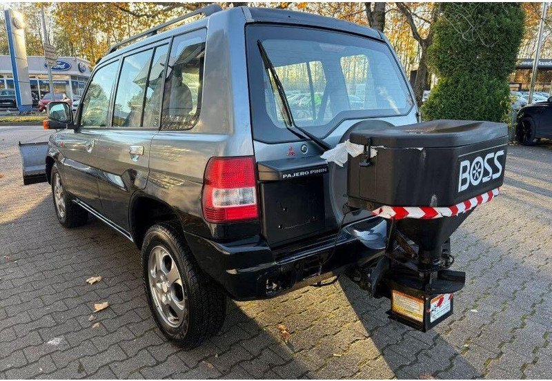 Mitsubishi Pajero Pinin + Snow Plow - Mobil SUV: gambar 4 Mitsubishi Pajero Pinin + Snow Plow - Mobil SUV: gambar 4