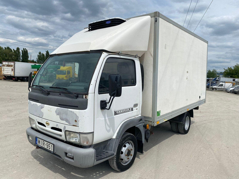 Nissan Cabstar 3,0 tdi Frigo + meat hook - 3,5t - Van berpendingin: gambar 3 Nissan Cabstar 3,0 tdi Frigo + meat hook - 3,5t - Van berpendingin: gambar 3
