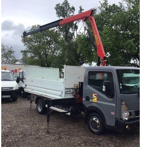 Nissan NT400 - Tipper+crane - Truk jungkit, Truk derek: gambar 2 Nissan NT400 - Tipper+crane - Truk jungkit, Truk derek: gambar 2