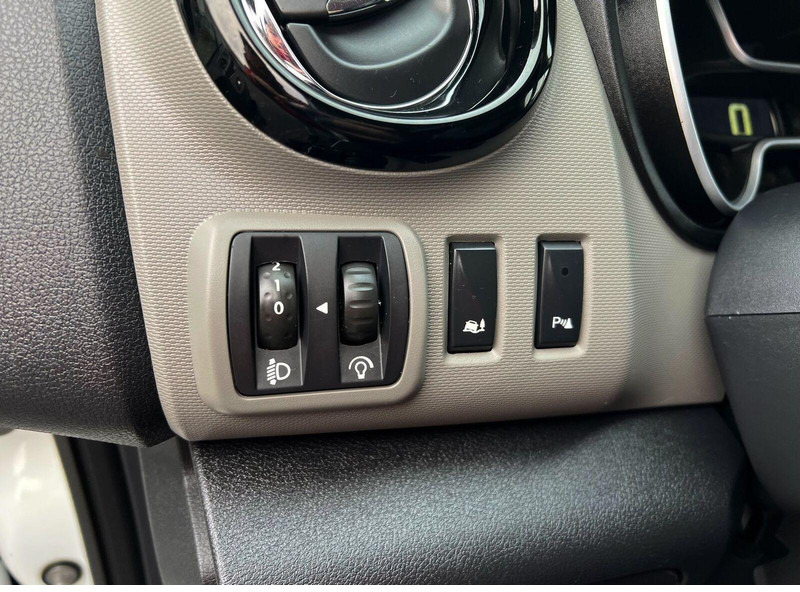 Leasing Renault Trafic Furgon Cooler Isoterma, Long, One Owner Renault Trafic Furgon Cooler Isoterma, Long, One Owner: gambar 9 Leasing Renault Trafic Furgon Cooler Isoterma, Long, One Owner Renault Trafic Furgon Cooler Isoterma, Long, One Owner: gambar 9