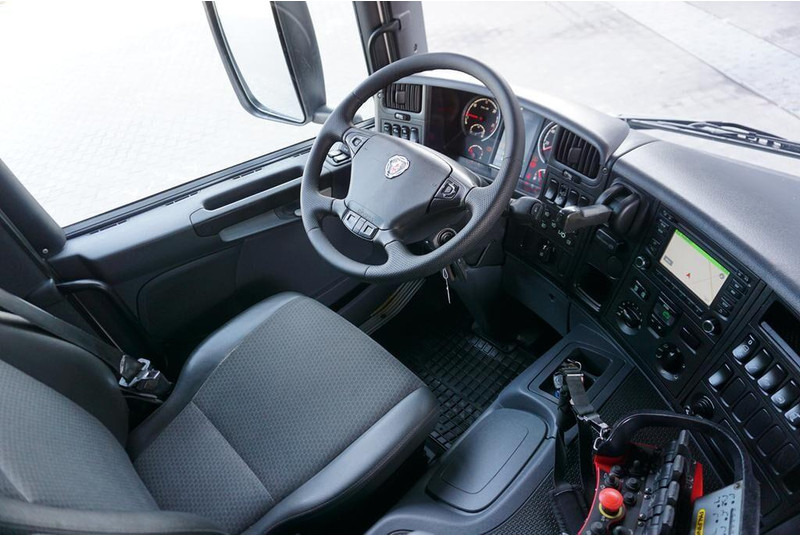 Truk flatbed, Truk derek Scania P 250 / ACC / SKRZYNIOWY + HDS + WINDA / PALFINGER PK 12 002 - E: gambar 13 Truk flatbed, Truk derek Scania P 250 / ACC / SKRZYNIOWY + HDS + WINDA / PALFINGER PK 12 002 - E: gambar 13