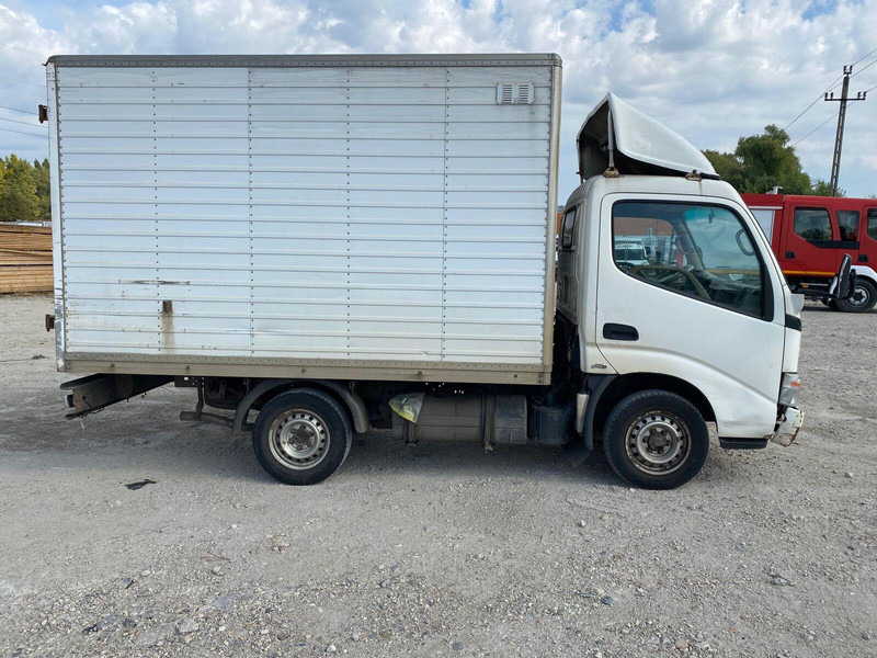 Toyota Dyna 100 3,0 D - Koffer - Van box: gambar 4 Toyota Dyna 100 3,0 D - Koffer - Van box: gambar 4