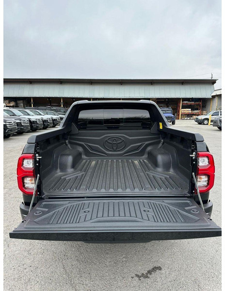 Toyota Hilux Armored SUV - Mobil SUV: gambar 5 Toyota Hilux Armored SUV - Mobil SUV: gambar 5