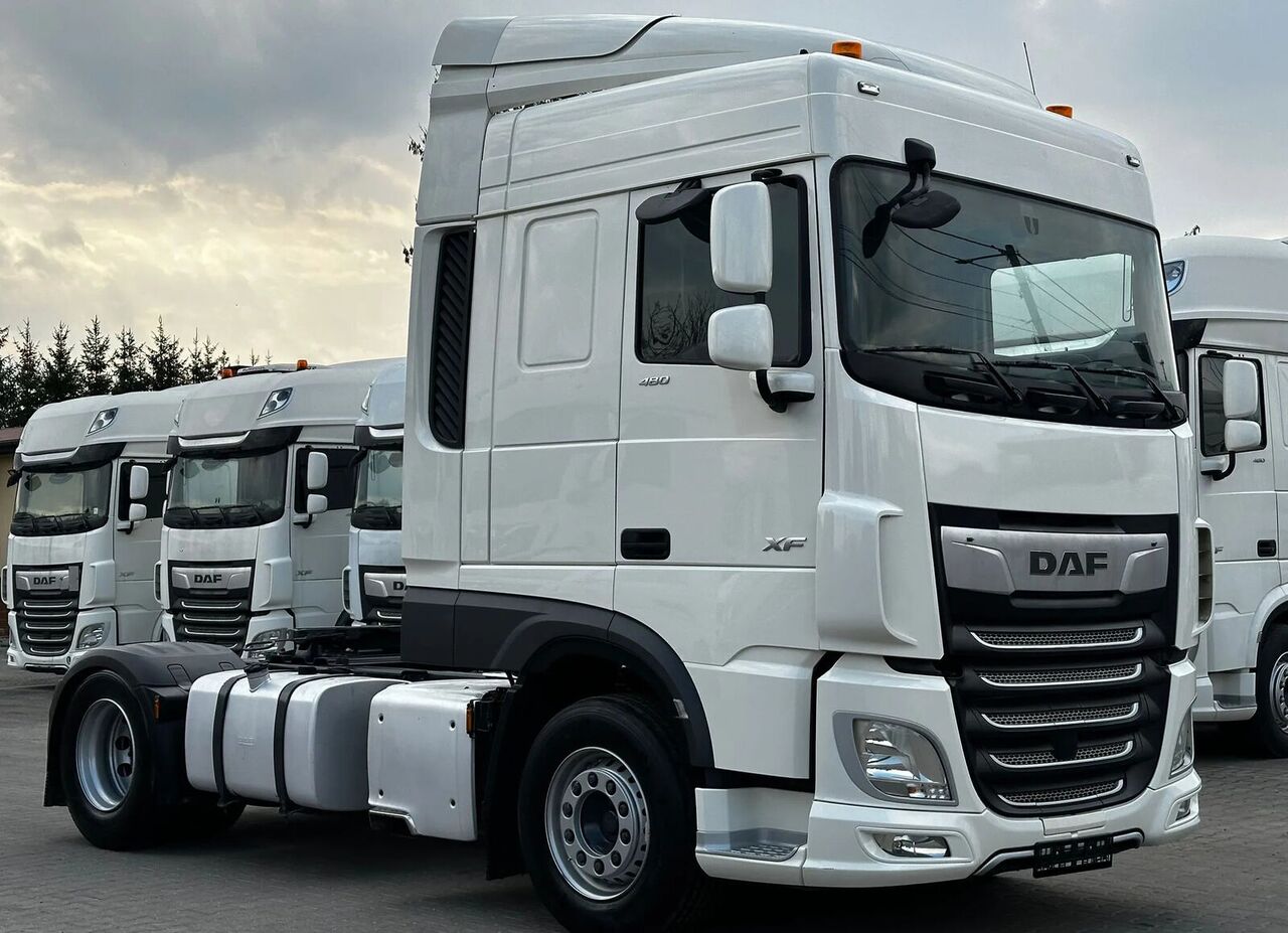 DAF XF 106.480 / Space Cab (SC) / Euro 6 / Standard - Tractor head: gambar 5 DAF XF 106.480 / Space Cab (SC) / Euro 6 / Standard - Tractor head: gambar 5