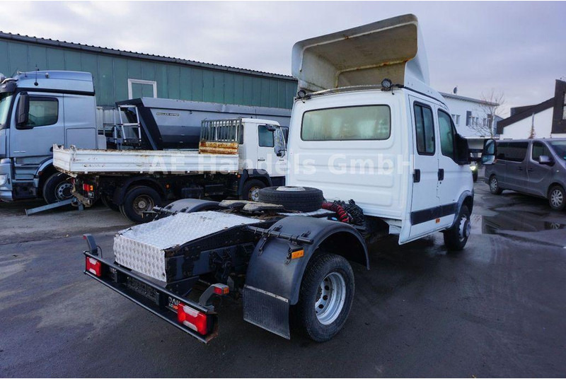 Iveco 65C18D Tractor - Tractor head: gambar 5 Iveco 65C18D Tractor - Tractor head: gambar 5