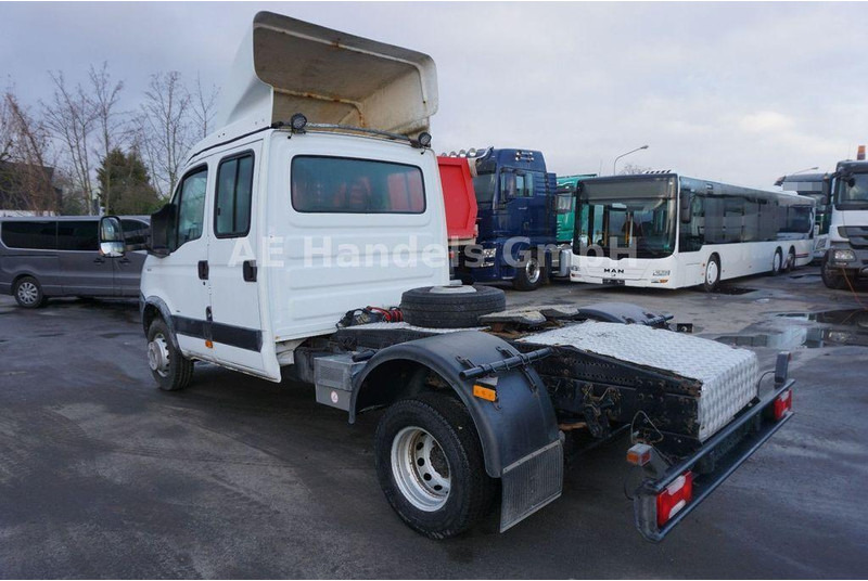 Iveco 65C18D Tractor - Tractor head: gambar 3 Iveco 65C18D Tractor - Tractor head: gambar 3