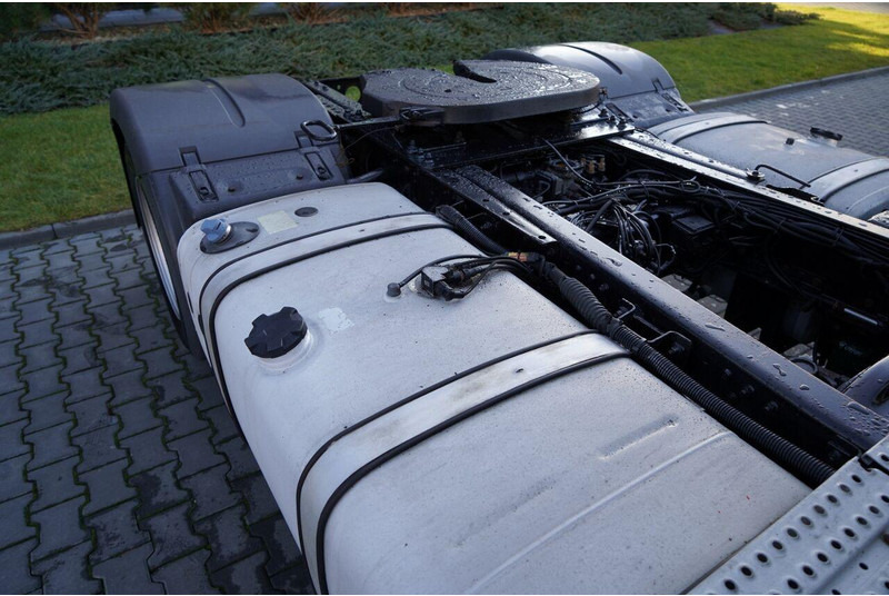 Tractor head MAN TGX 18.440 / XLX / MEGA / MANUAL / LOW DECK: gambar 17 Tractor head MAN TGX 18.440 / XLX / MEGA / MANUAL / LOW DECK: gambar 17