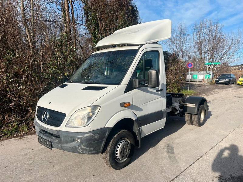 Mercedes-Benz SPRINTER 519 - Tractor head: gambar 1 Mercedes-Benz SPRINTER 519 - Tractor head: gambar 1