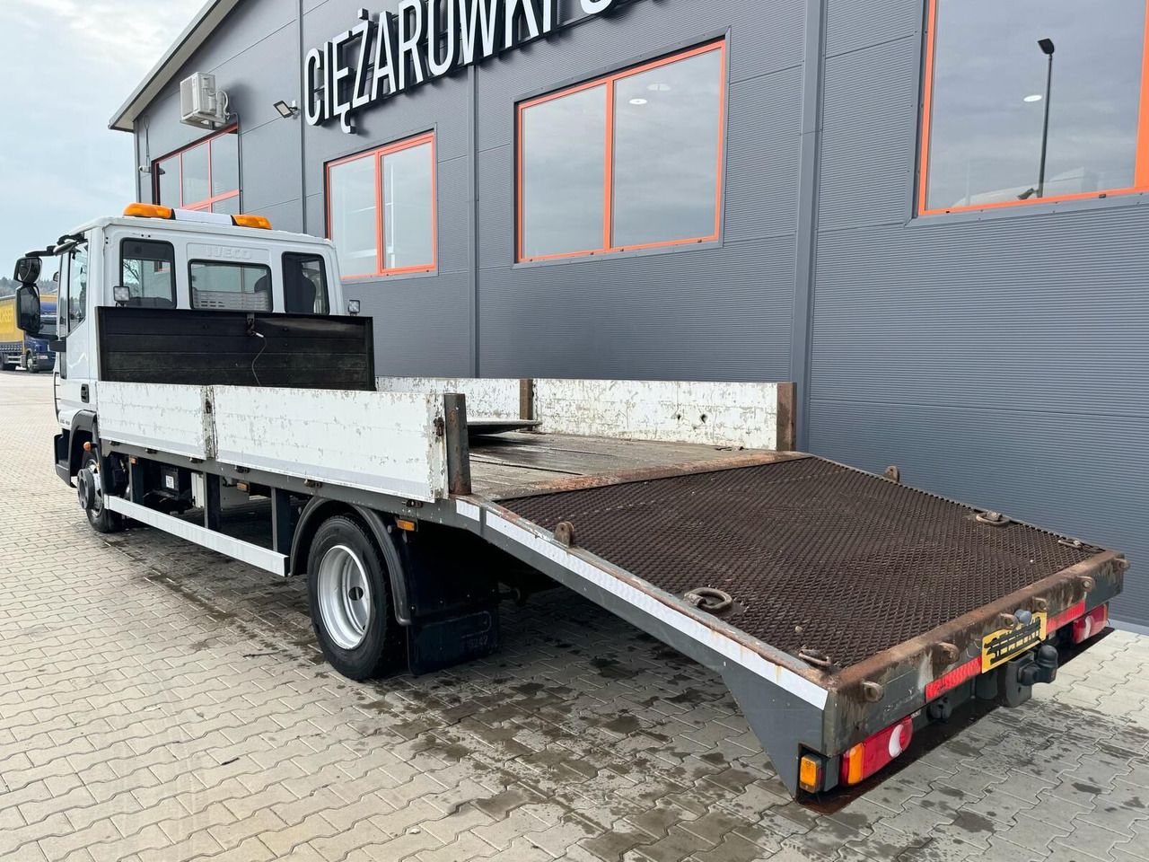 IVECO Eurocargo 75E16 - Truk: gambar 3 IVECO Eurocargo 75E16 - Truk: gambar 3