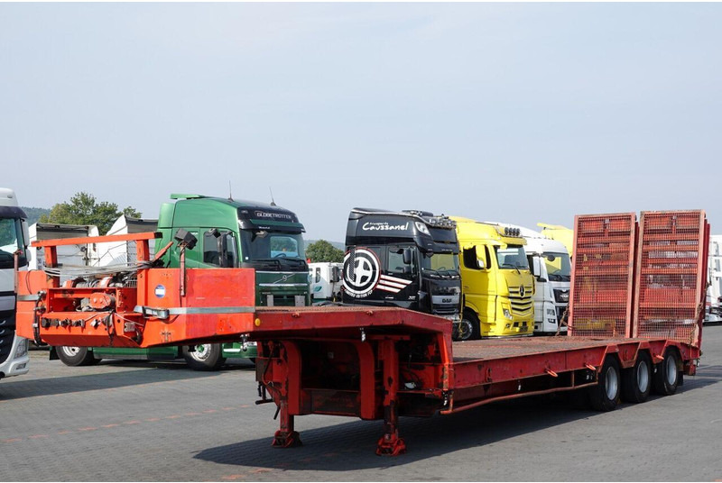 Verem NACZEPA LAWETA NISKOPODWOZIE / NAJAZDY HYDRAULICZNE / 3 OSIOWA / - Semi-trailer low bed: gambar 3 Verem NACZEPA LAWETA NISKOPODWOZIE / NAJAZDY HYDRAULICZNE / 3 OSIOWA / - Semi-trailer low bed: gambar 3