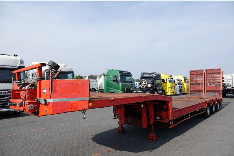 Verem NACZEPA LAWETA NISKOPODWOZIE / NAJAZDY HYDRAULICZNE / 3 OSIOWA / - Semi-trailer low bed: gambar 4 Verem NACZEPA LAWETA NISKOPODWOZIE / NAJAZDY HYDRAULICZNE / 3 OSIOWA / - Semi-trailer low bed: gambar 4