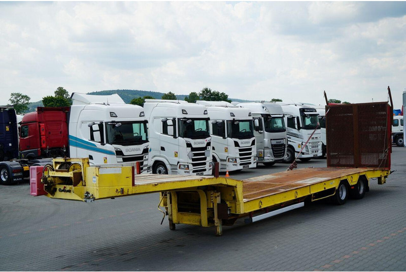 Verem NACZEPA LAWETA / NISKOPODWOZIOWA / 13.M / NAJAZDY HYDRAULICZNE - Semi-trailer low bed: gambar 4 Verem NACZEPA LAWETA / NISKOPODWOZIOWA / 13.M / NAJAZDY HYDRAULICZNE - Semi-trailer low bed: gambar 4
