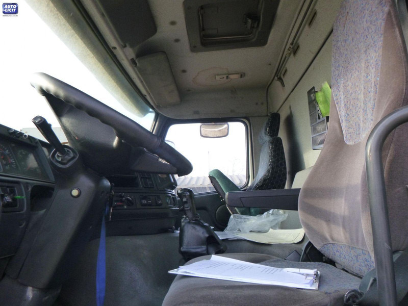 Volvo FM 12.380. - Truk tangki: gambar 5 Volvo FM 12.380. - Truk tangki: gambar 5