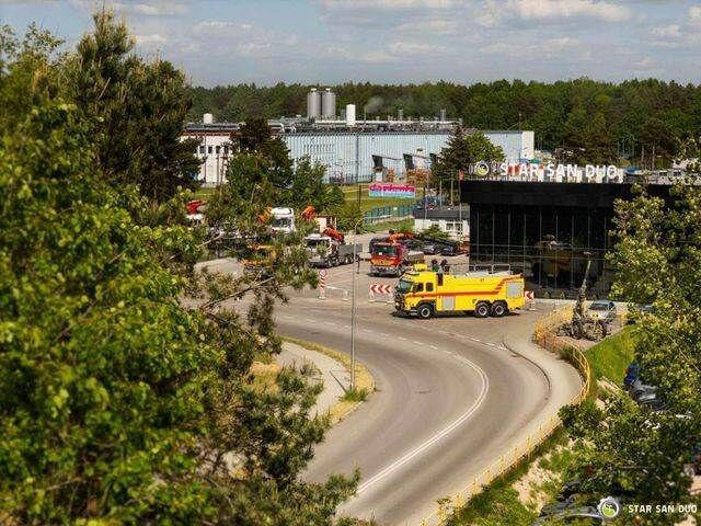 Volvo FM 460 6x6 Rosenbauer Fire Truck LSP Water Tank - Truk pemadam kebakaran: gambar 4 Volvo FM 460 6x6 Rosenbauer Fire Truck LSP Water Tank - Truk pemadam kebakaran: gambar 4
