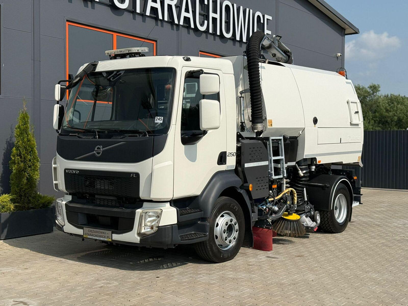 Volvo VOLVO FL 15.250 Euro 6 // zamiatarka dwustronna JOHNSTON VT652 - Penyapu jalan: gambar 1 Volvo VOLVO FL 15.250 Euro 6 // zamiatarka dwustronna JOHNSTON VT652 - Penyapu jalan: gambar 1