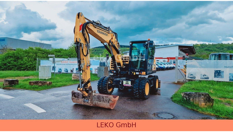 Yanmar B 95W Mit Drei Löffeln und Ein Hammer - Ekskavator roda: gambar 3 Yanmar B 95W Mit Drei Löffeln und Ein Hammer - Ekskavator roda: gambar 3