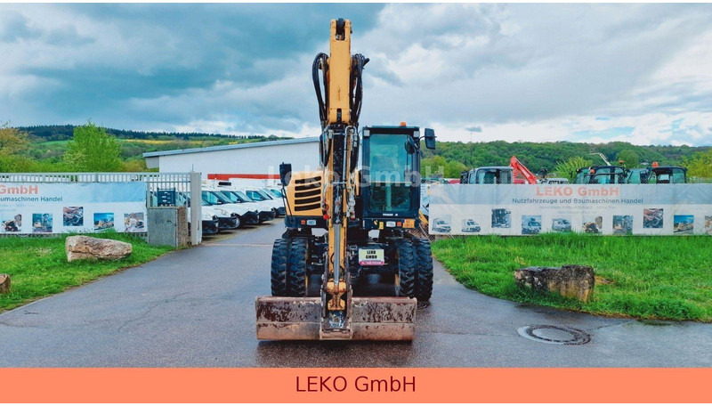 Yanmar B 95W Mit Drei Löffeln und Ein Hammer - Ekskavator roda: gambar 2 Yanmar B 95W Mit Drei Löffeln und Ein Hammer - Ekskavator roda: gambar 2