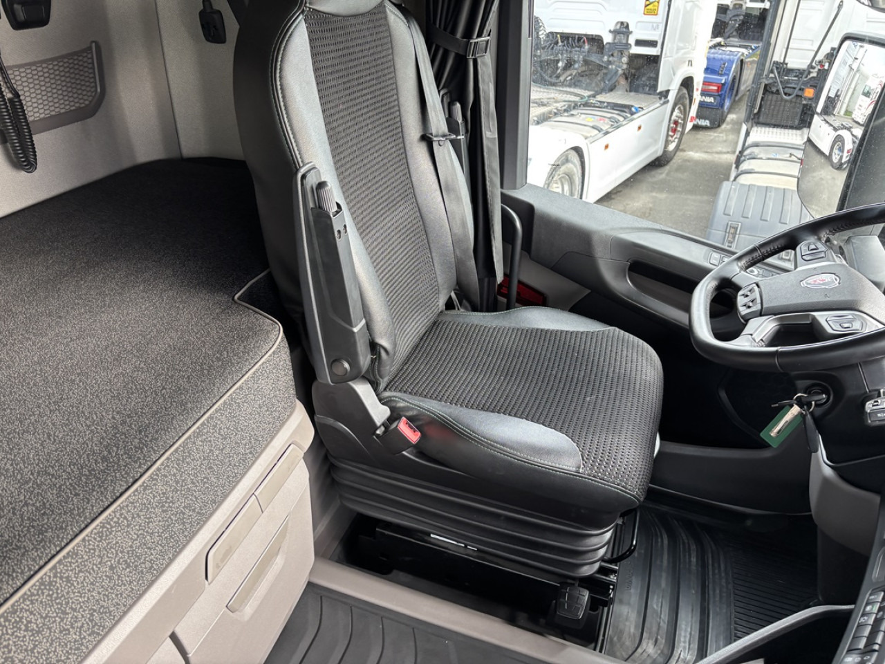 SCANIA R 530 A4x2NB - Tractor head: gambar 2 SCANIA R 530 A4x2NB - Tractor head: gambar 2