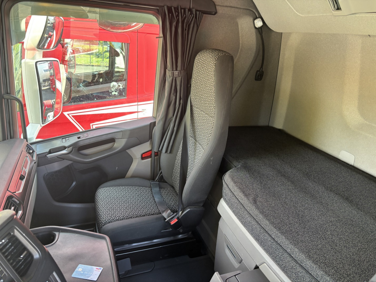 SCANIA S 500 A4x2NB - Tractor head: gambar 5 SCANIA S 500 A4x2NB - Tractor head: gambar 5